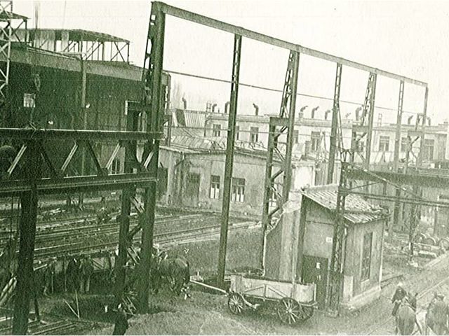 Installation of crane track | Výročí fotogalerie EN