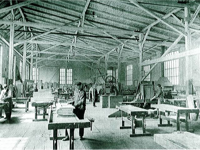 Produktionshalle – Schreinerei (Anfang 20. Jahrhundert) | Výročí fotogalerie DE